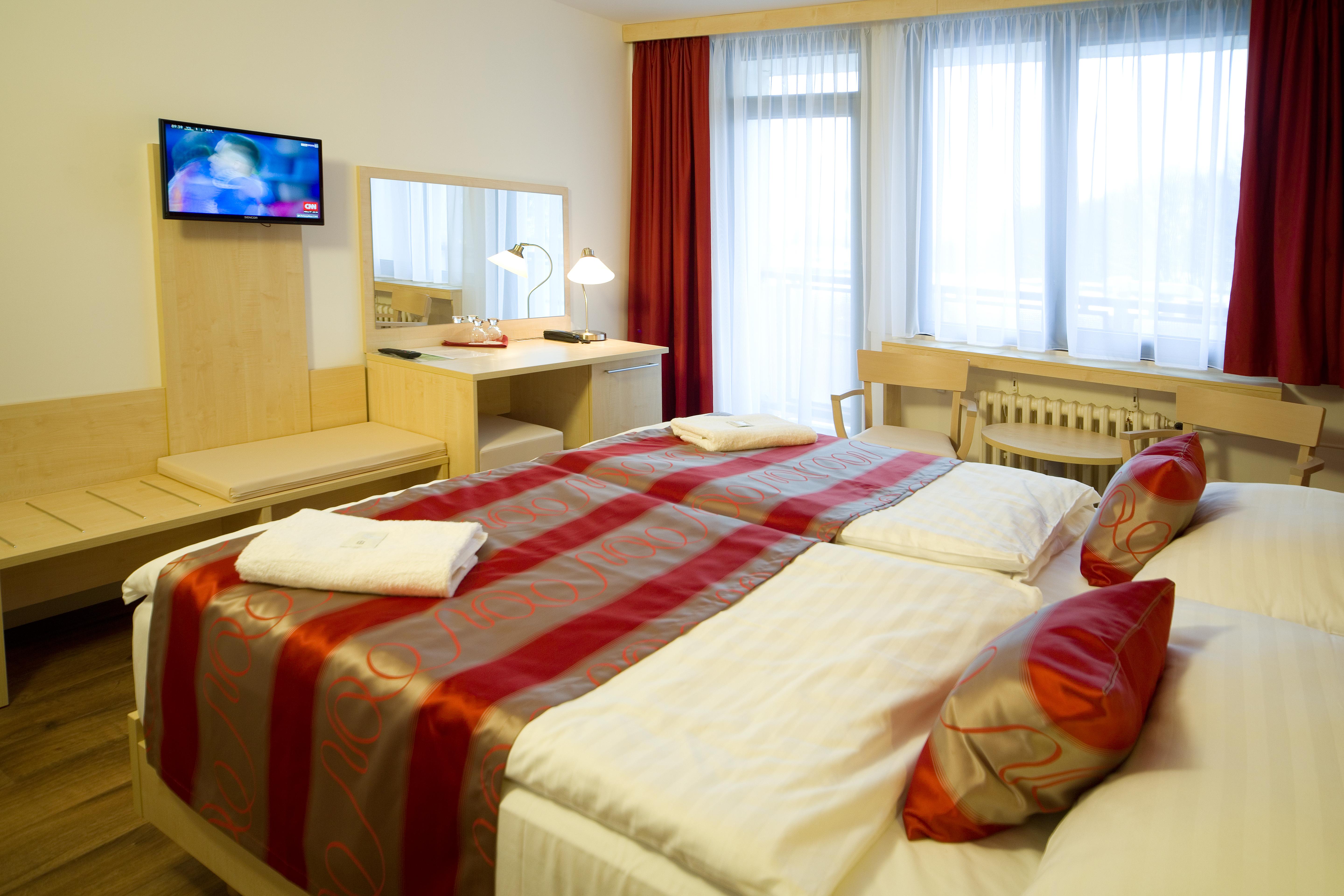 Hotel Krystal Прага Экстерьер фото