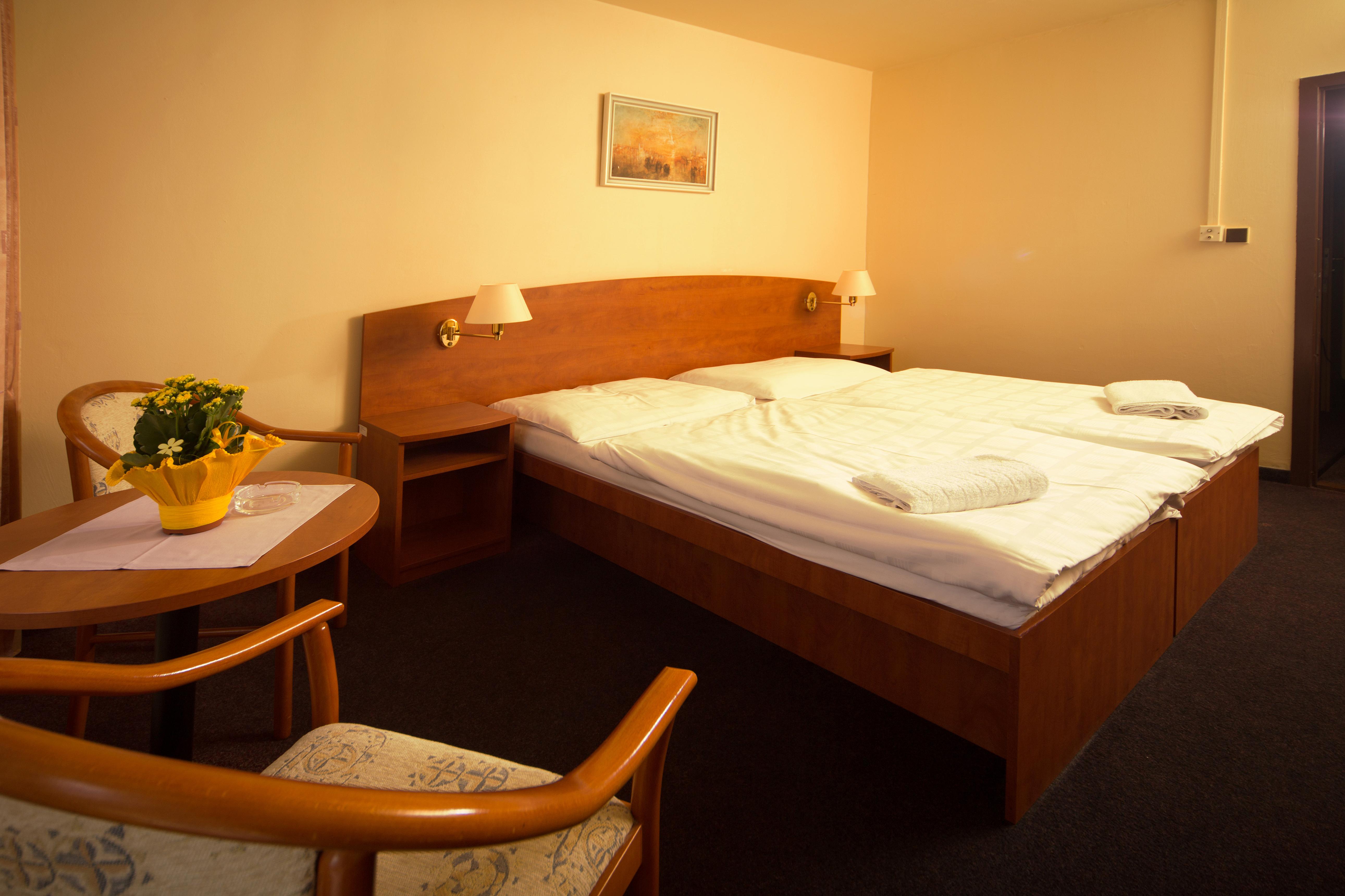 Hotel Krystal Прага Экстерьер фото