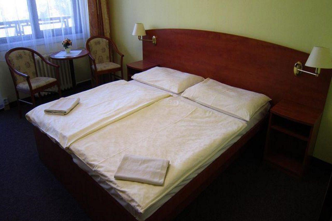 Hotel Krystal Прага Экстерьер фото